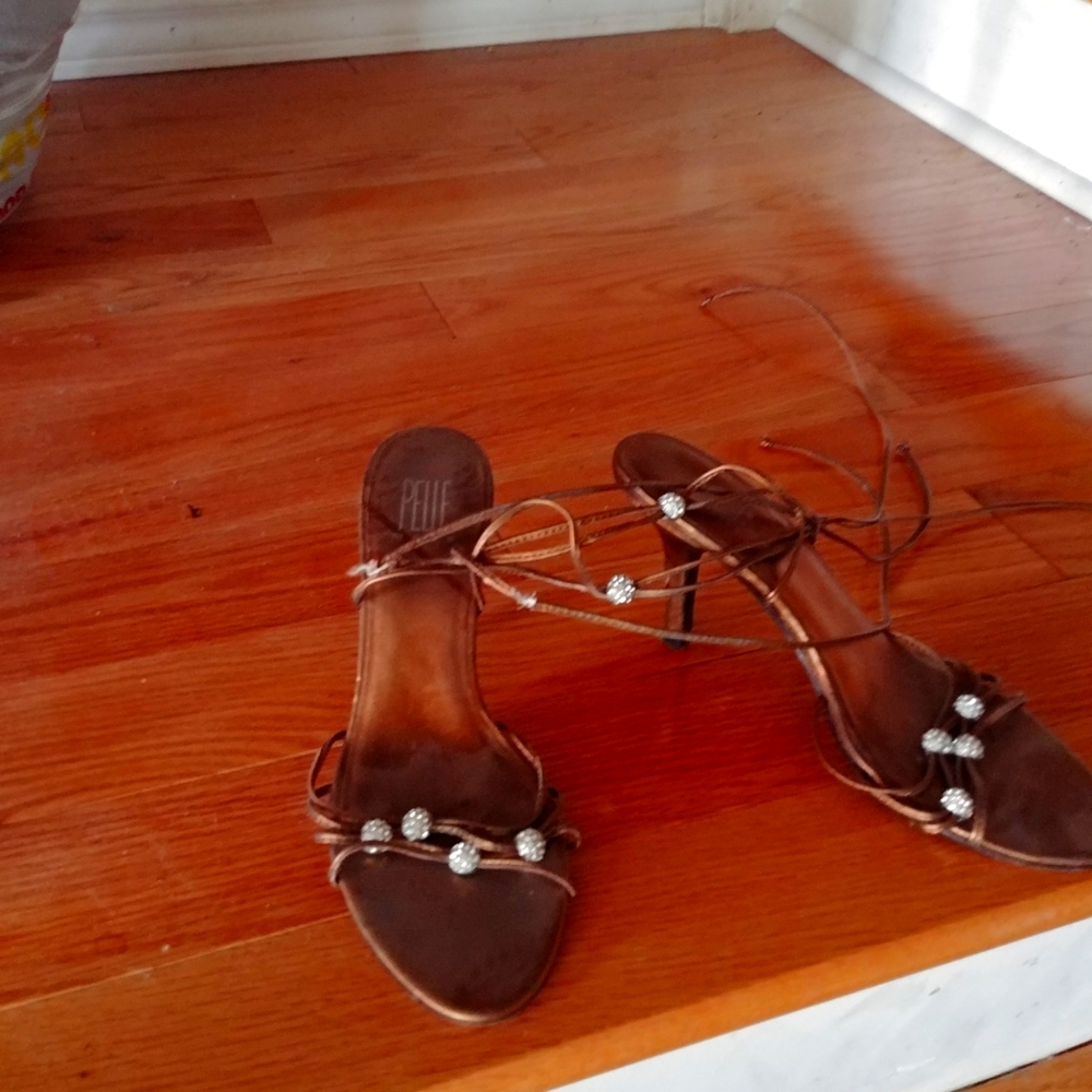 Pelle Moda Leather Sandal with Heels 7 size Gold bronze colour